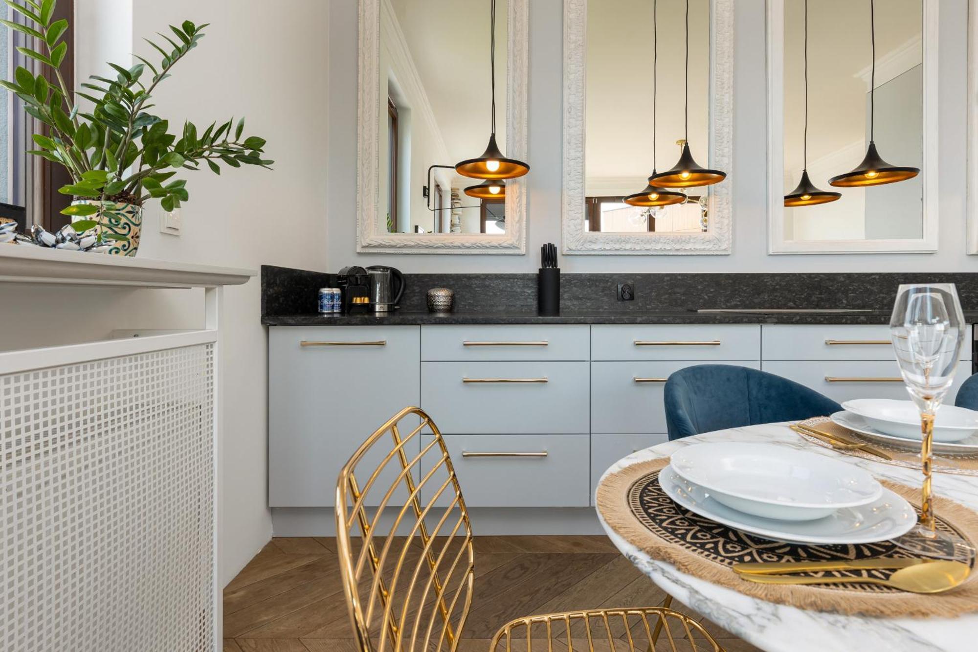 Royal Garden Apartment In Wilanow By Renters Prestige Варшава Экстерьер фото